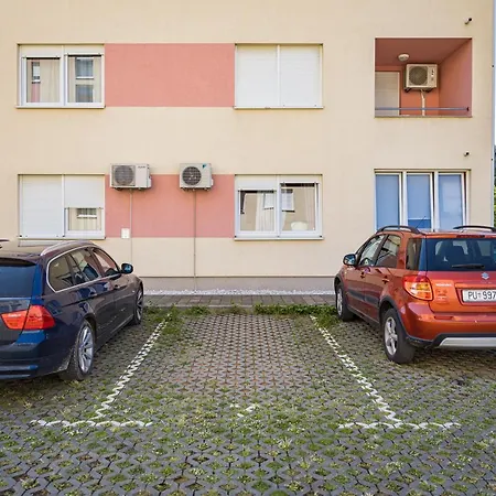 Sunny Apartment