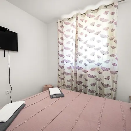 Sunny Apartment *