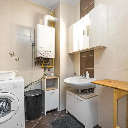 Sunny Apartment *