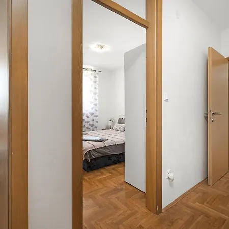 Sunny Apartment Pula